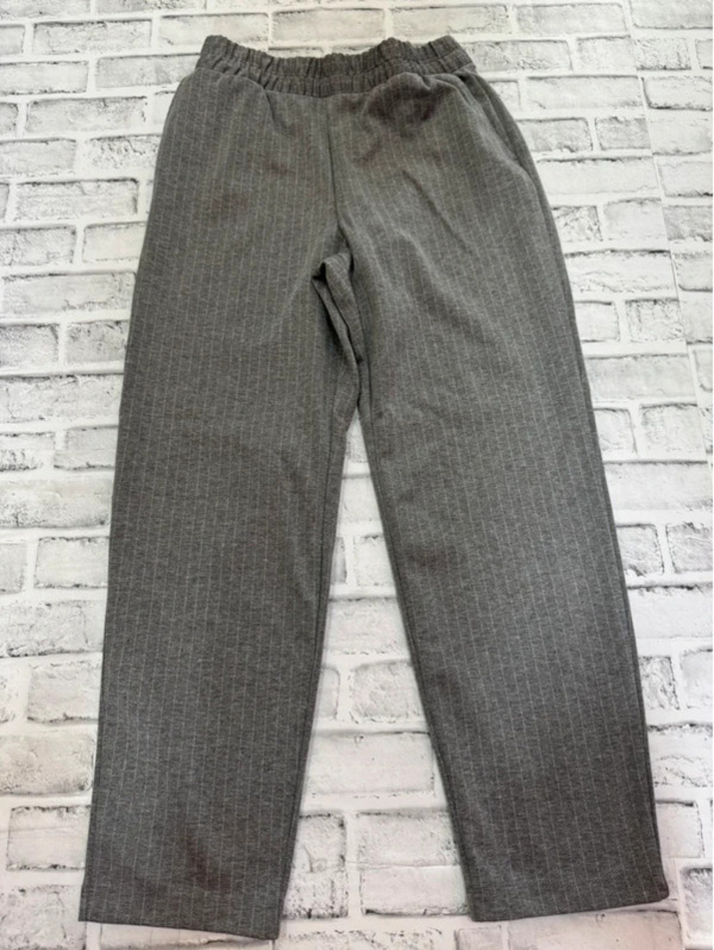 Women’s a new day gray w/white stripe soft pants small